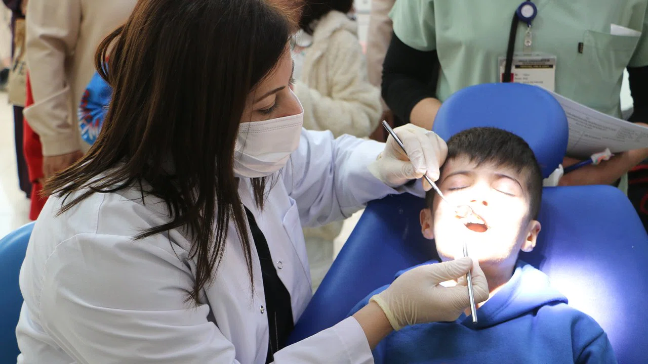 Diyarbakır’da 18 kelebek hastası çocuğa diş tedavisi yapıldı