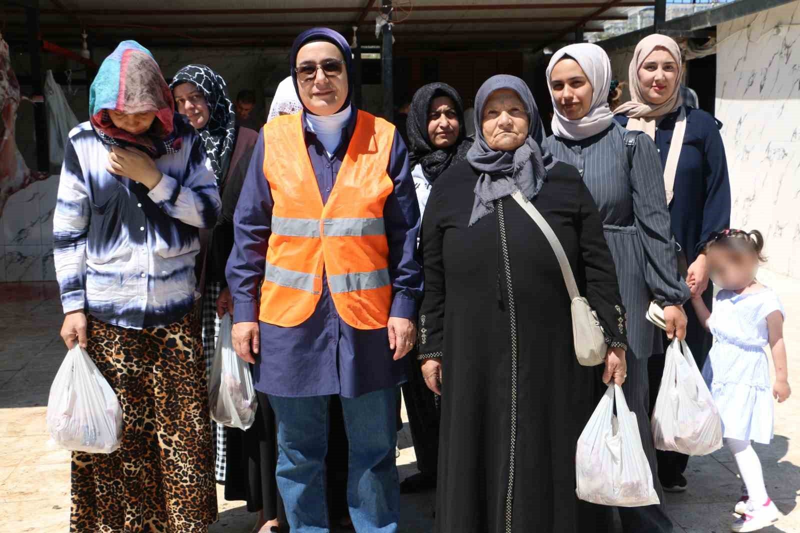 Gerçekler Dünyası Derneği 30 Küçükbaş Kurbanı İhtiyaç Sahiplerine Ulaştırdı
